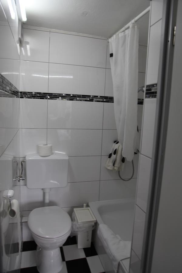 Hotel Moji Koeln Sieversstrasse Luaran gambar